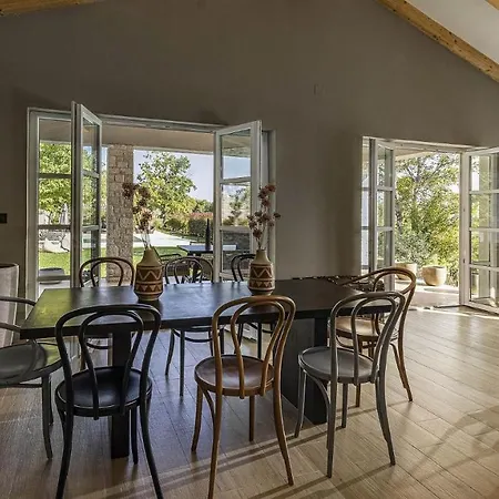 וילה Mediterranean Retreat *