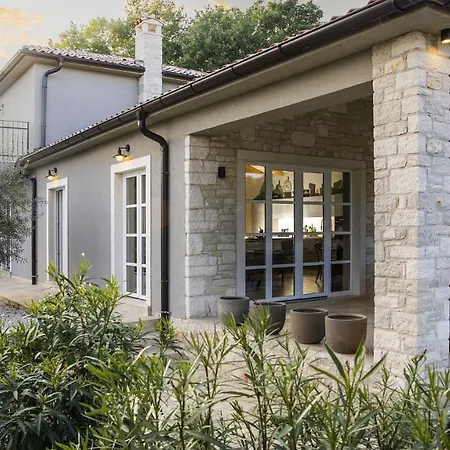 Mediterranean Retreat וילה